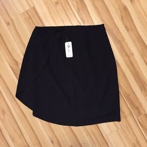 Siren seashell black zip up skirt with slight slit